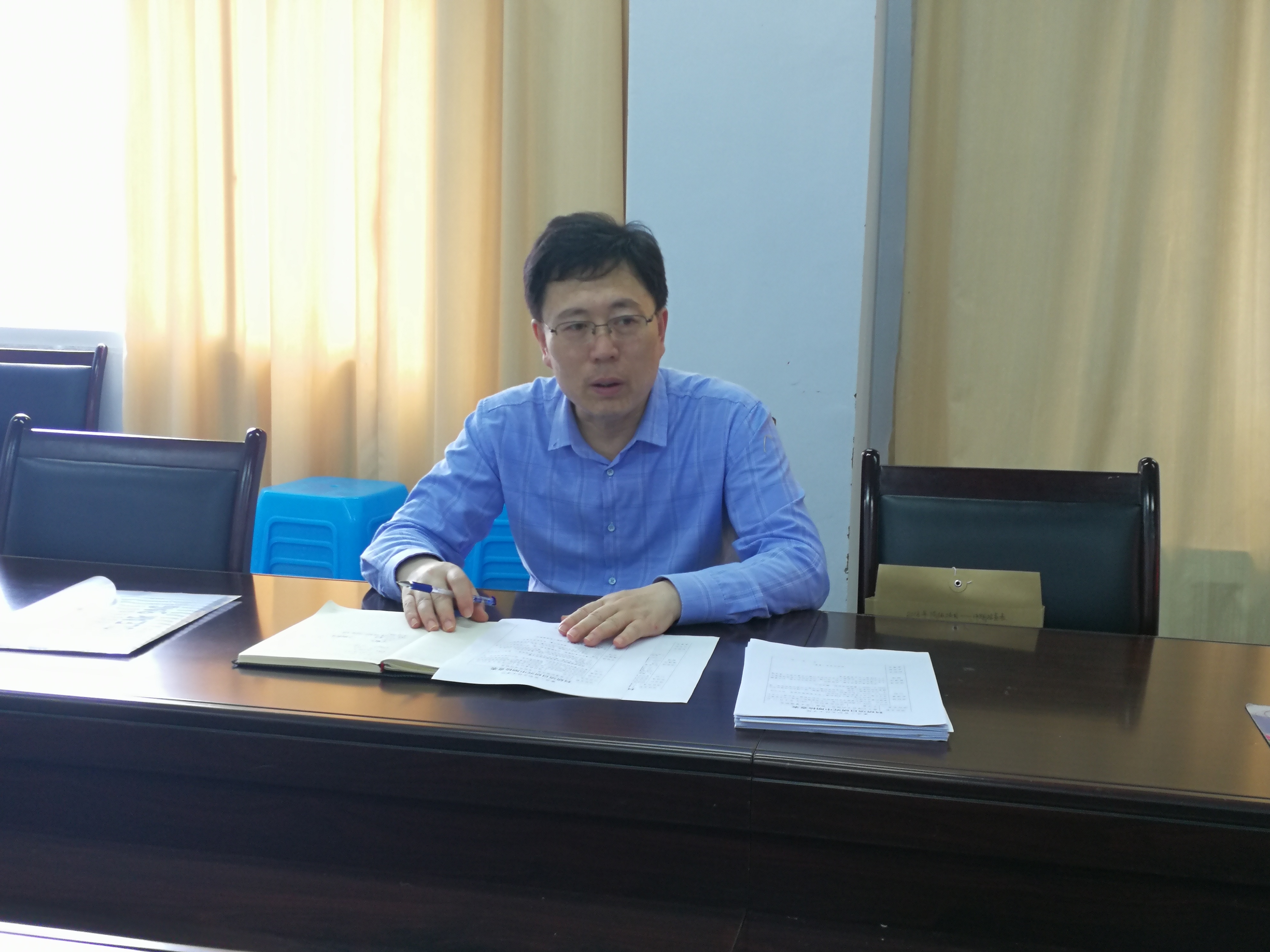 科研处召开2019年科研项目中期检查会议